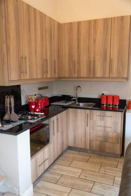 Wildheart Safari - Zesty Zebra Appartement Hoedspruit Buitenkant foto